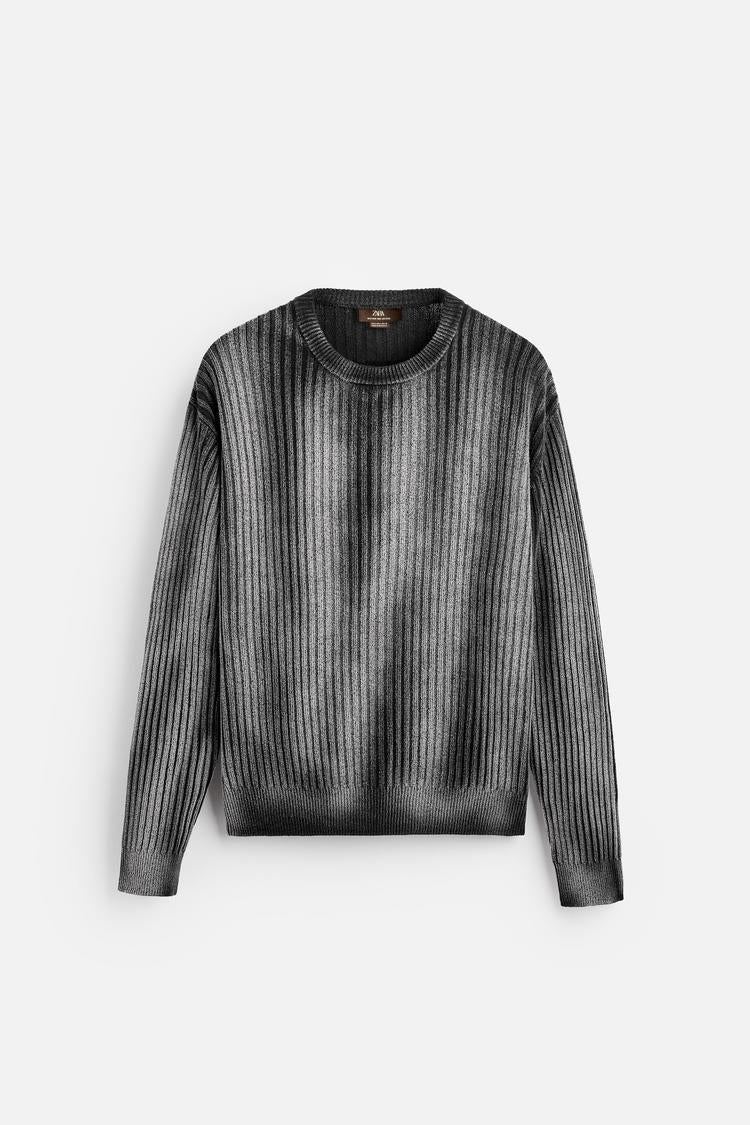 PRINTED SWEATER WITH VAPORIZED EFFECT