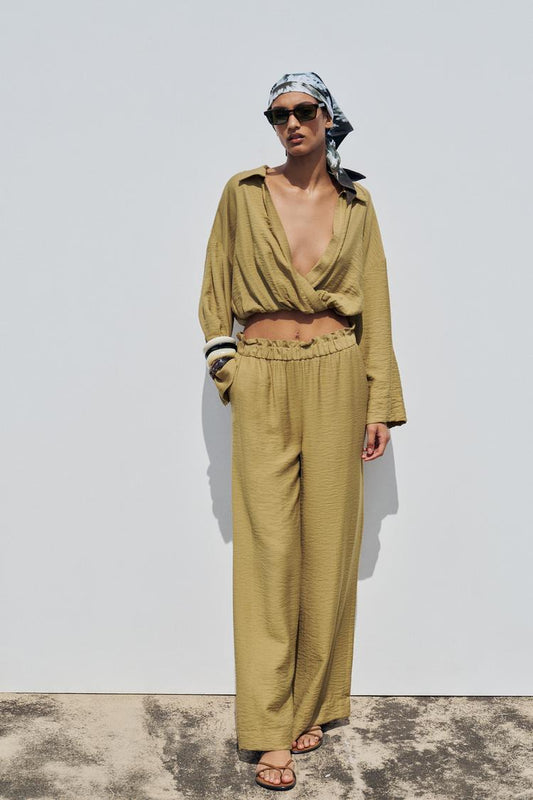 LONG PANTS WITH PLEATS AT THE WAIST