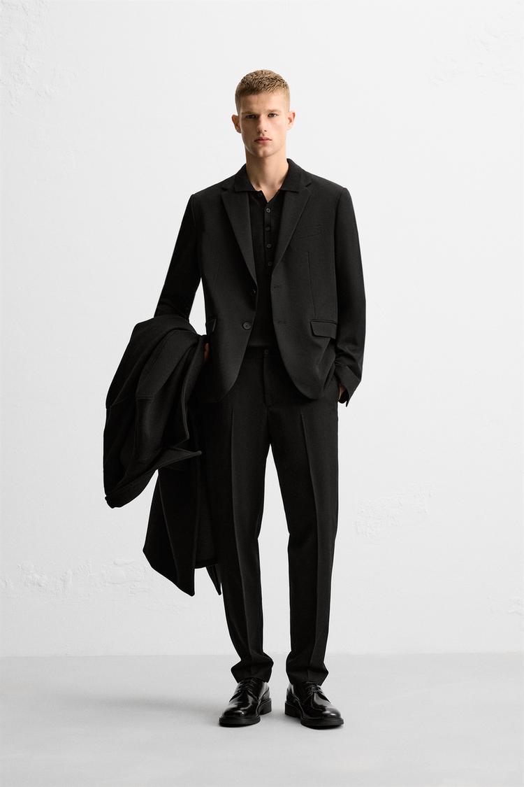 COMFORTABLE SUIT BLAZER