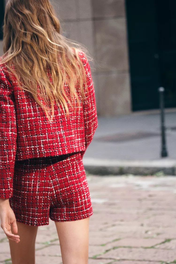 STRUCTURED VEST WITH SHOULDER PADS