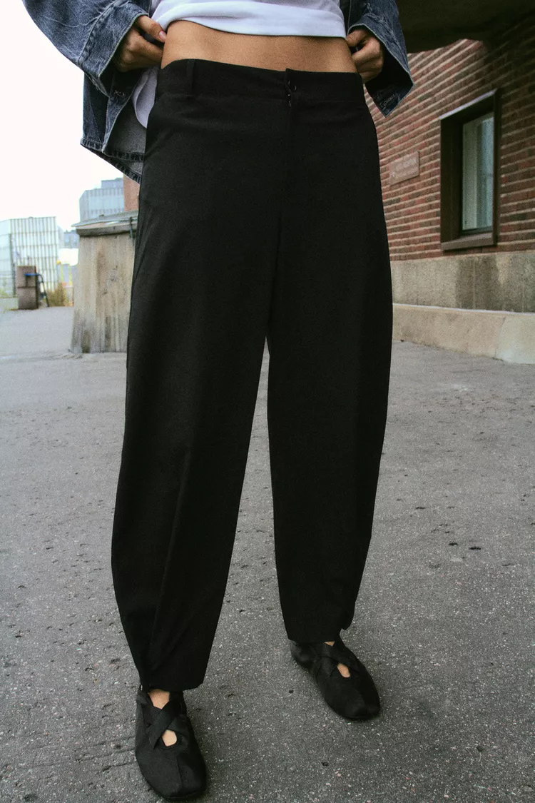 BARREL PANTS WITH LOW BUTTON