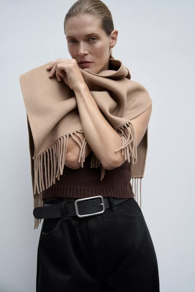 ASIMMETRIC CAPE WITH WOOL AND FRINGES